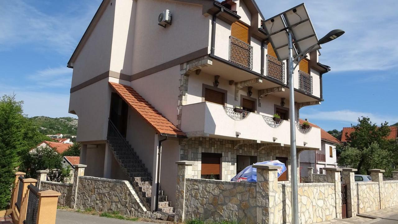Apartmani Mia Vuksanovic سيتينيي الغرفة الصورة