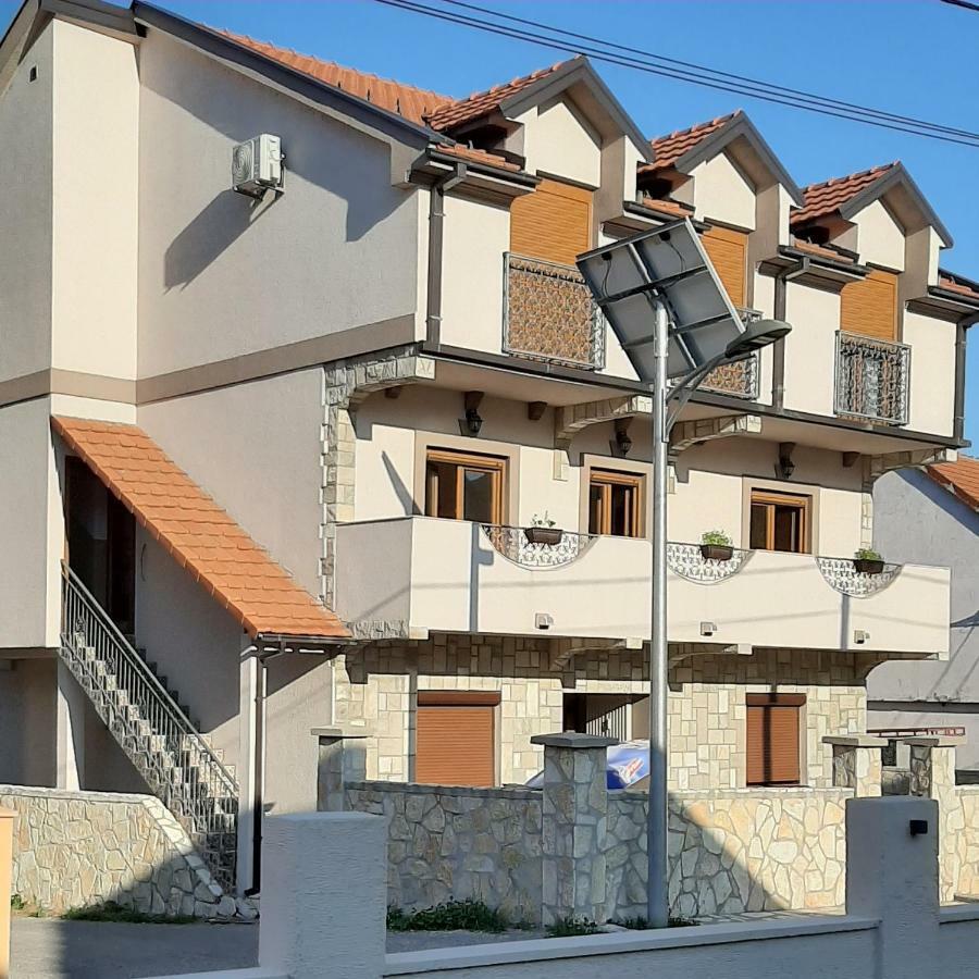 Apartmani Mia Vuksanovic سيتينيي المظهر الخارجي الصورة